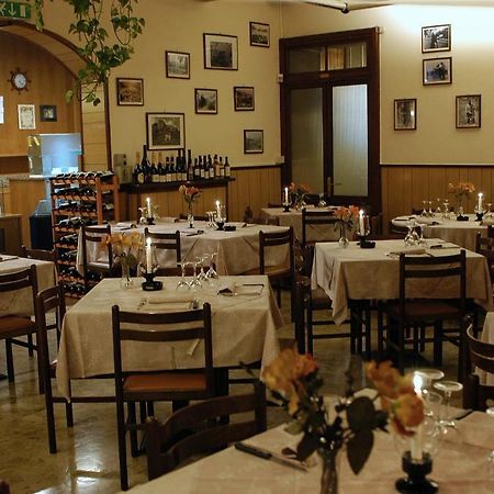 Albergo Vecchia เมนาจโจ ภายนอก รูปภาพ